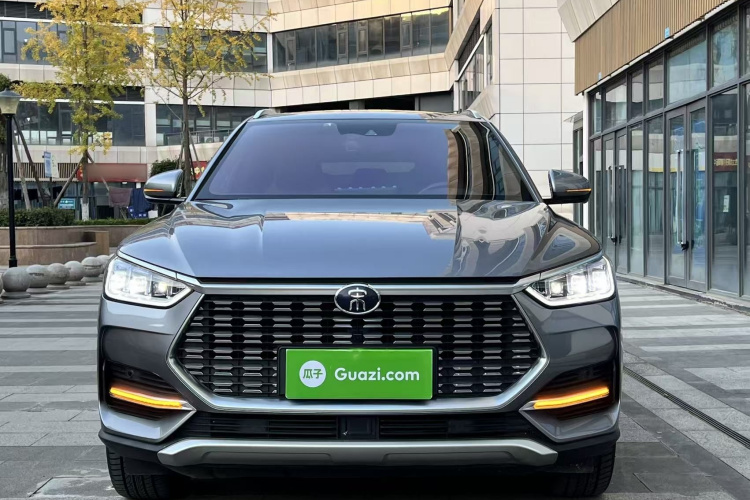 比亚迪 宋PLUS 2020款 1.5T 自动尊贵型车身外观2