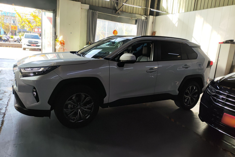 丰田 RAV4荣放 2023款 2.0L CVT两驱风尚Plus版车身外观4