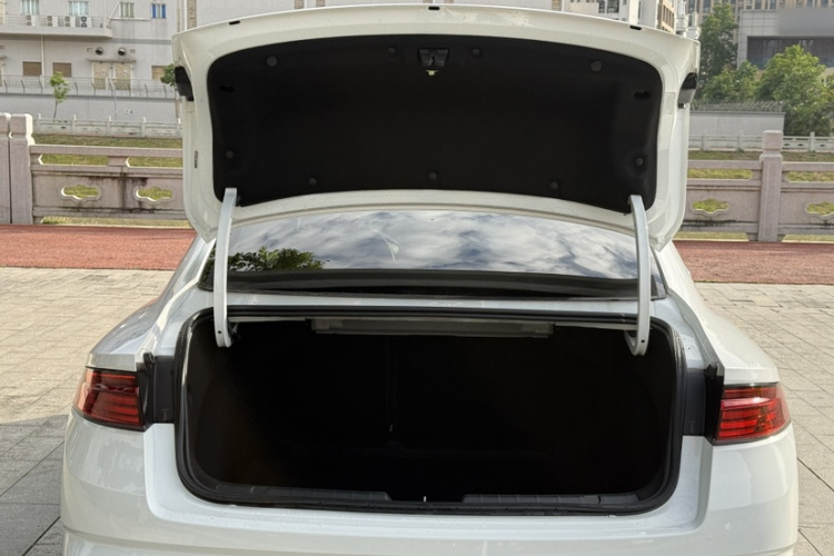 吉利汽车 星瑞 2023款 2.0TD 尊贵型局部细节23