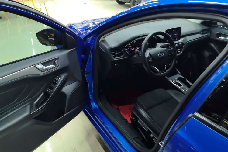 福特 福克斯 2020款 两厢 EcoBoost 180 自动锋潮型中控内饰20
