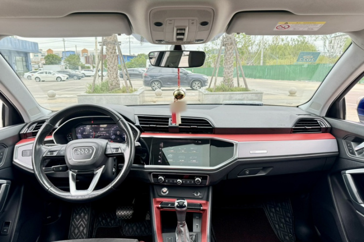 奥迪Q3 2019款 35 TFSI 进取动感型中控内饰7001