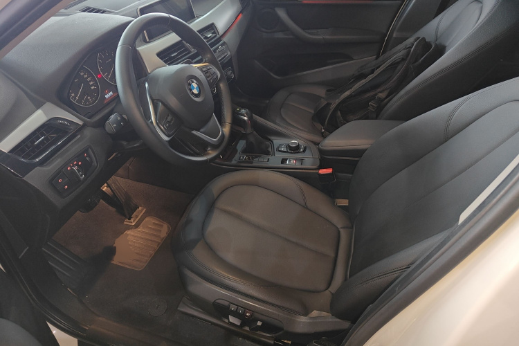 宝马X1 2018款 sDrive20Li 领先型中控内饰19