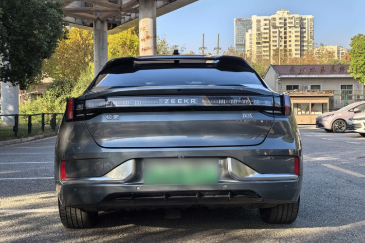 极氪001 2022款 超长续航单电机 WE版车身外观6006