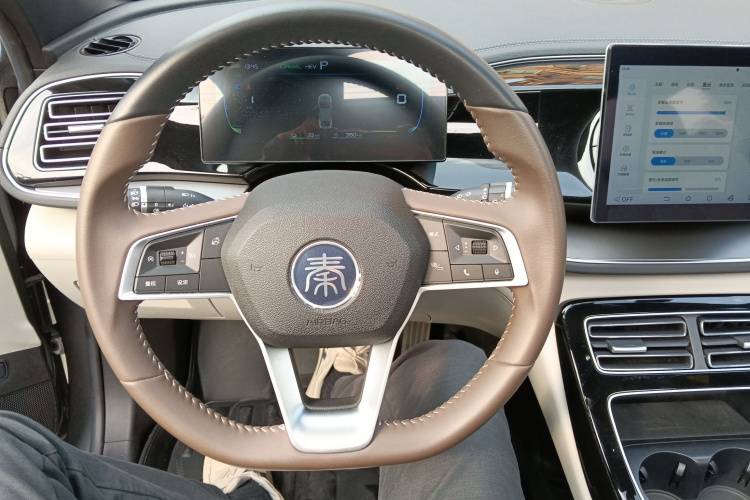 比亚迪 秦PLUS 2024款 荣耀版 DM-i 120KM领先型中控内饰13