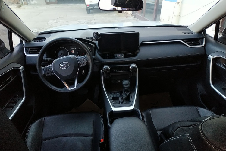 丰田 RAV4荣放 2023款 2.0L CVT两驱都市版中控内饰7002