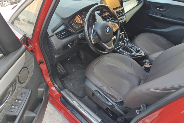 宝马2系旅行车 2016款 218i 领先型中控内饰20