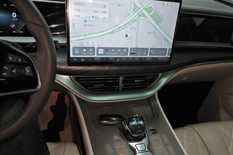 腾势D9 2024款 DM-i 980 四驱旗舰型中控内饰7002