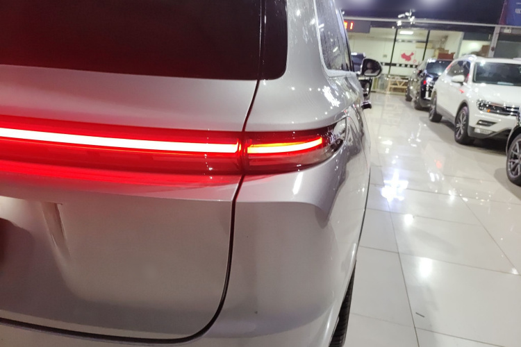 理想汽车 理想L9 2022款 Max车身外观9