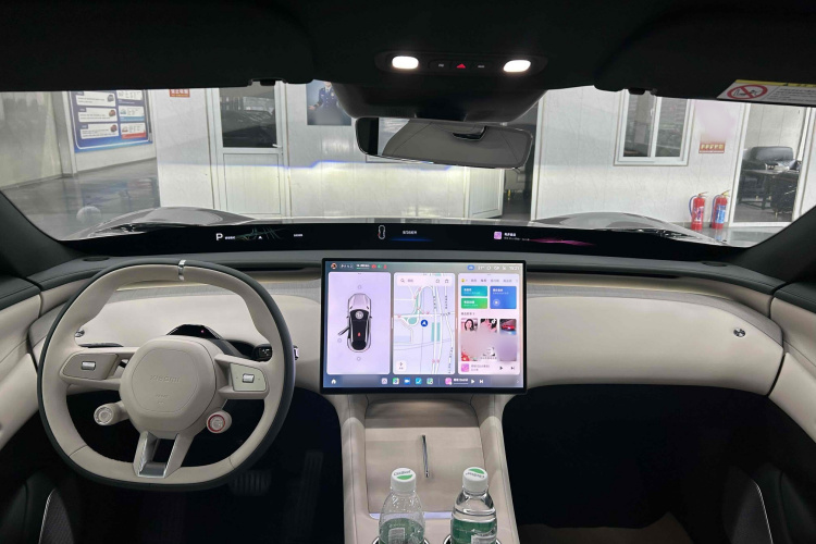 小米汽车 小米YU7 2025款 超长续航后驱版中控内饰7003