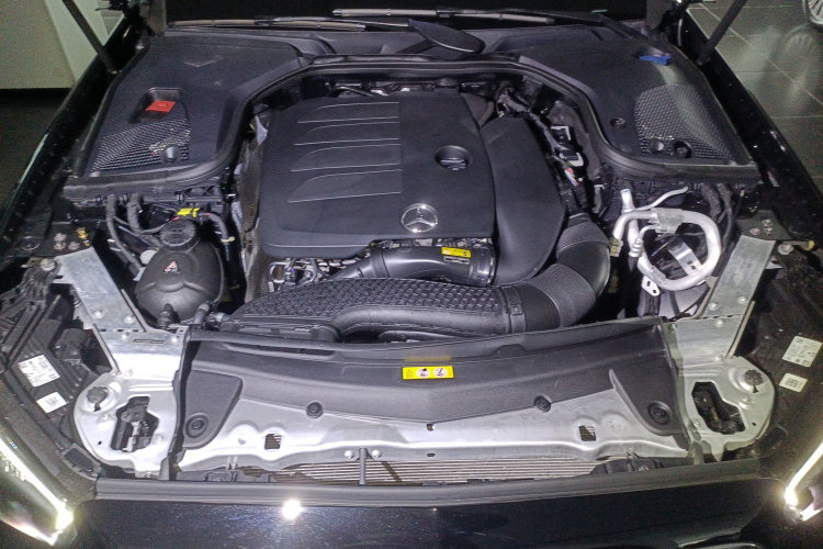 奔驰E级 2023款 改款 E 300 L 时尚型局部细节24