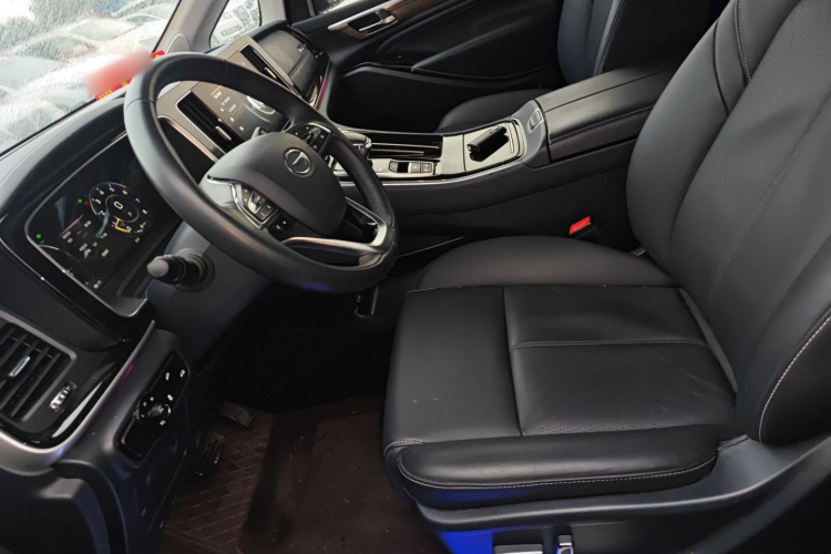 广汽传祺 传祺M8 2023款 领秀系列 390T 尊贵版局部细节19