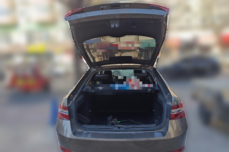 斯柯达 速派 2016款 TSI280 DSG创行版中控内饰23