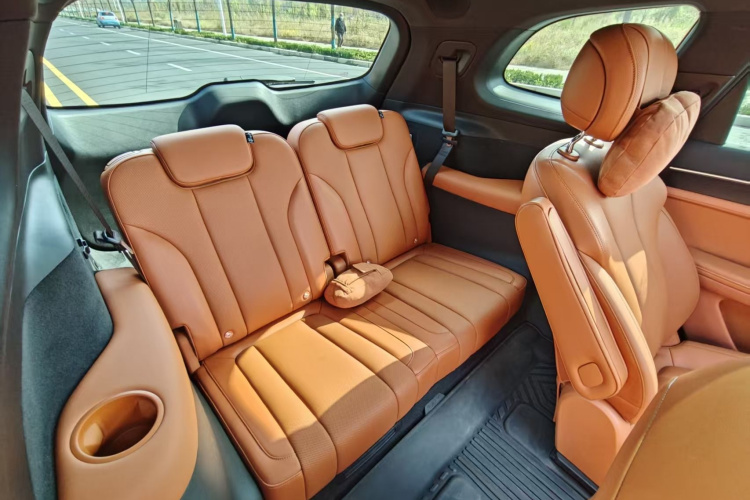 鸿蒙智行 问界M7 2024款 1.5T 智驾四驱Ultra版 6座中控内饰7005