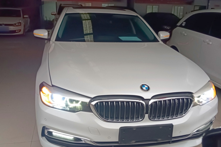 宝马5系 2019款 525Li 豪华套装车身外观6001