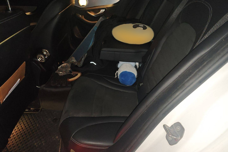 奔驰C级 2017款 改款 C 200 运动版中控内饰21