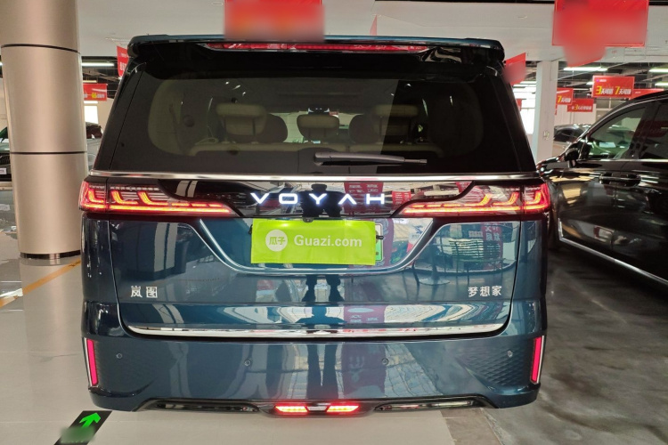 岚图汽车 岚图梦想家 2025款 EV 四驱旗舰鲲鹏版车身外观6