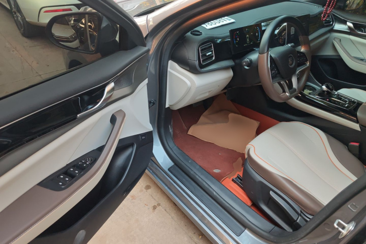 比亚迪 秦PLUS 2023款 冠军版 EV 510KM领先型中控内饰20