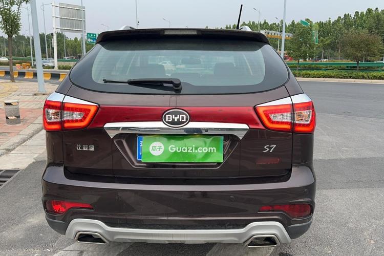 比亚迪S7 2015款 2.0T 升级版 自动尊贵型车身外观6