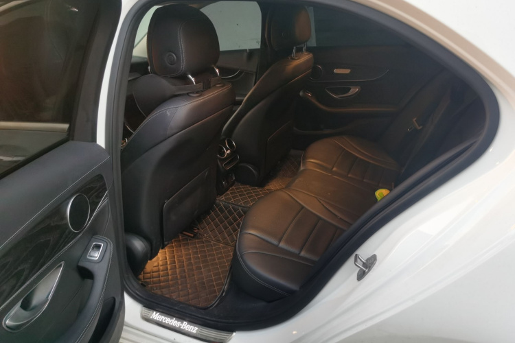 奔驰C级 2020款 改款 C 260 L 运动版中控内饰7004