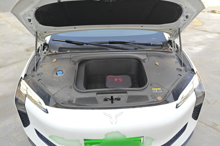 红旗EH7 2024款 690 Pro机舱底盘24