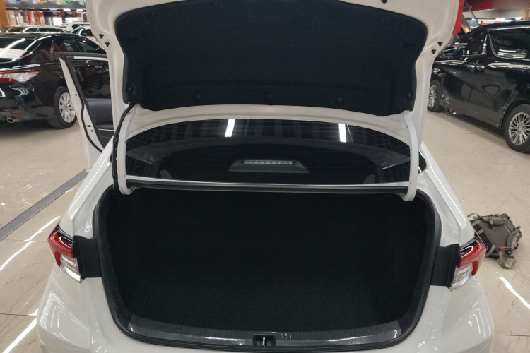 丰田 卡罗拉 2023款 1.8L 智能电混双擎 先锋版机舱底盘23