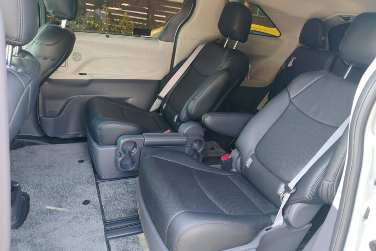 丰田 赛那SIENNA 2024款 2.5L混动 舒适版中控内饰7004