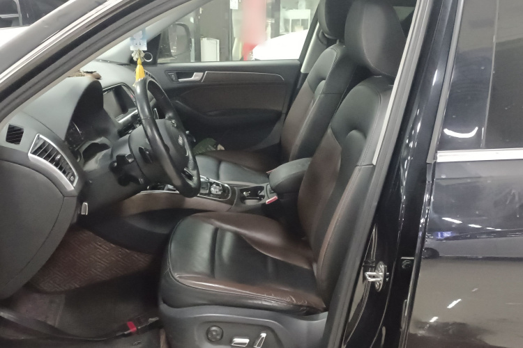 奥迪Q5 2017款 40 TFSI 舒适型局部细节19