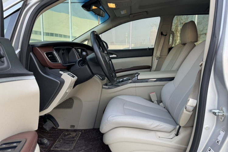 别克GL8 2017款 25S 舒适型 国V局部细节19