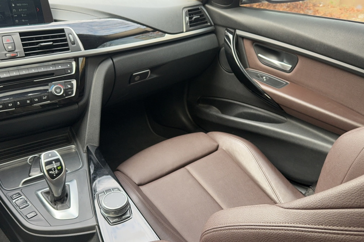 宝马3系 2018款 320Li 领先型M运动套装中控内饰7005