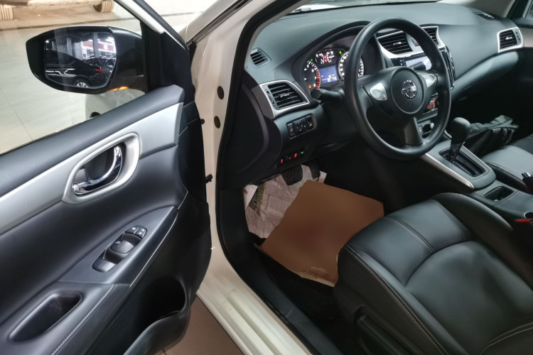 日产 轩逸 2024款 经典 1.6XE CVT舒适版中控内饰7003