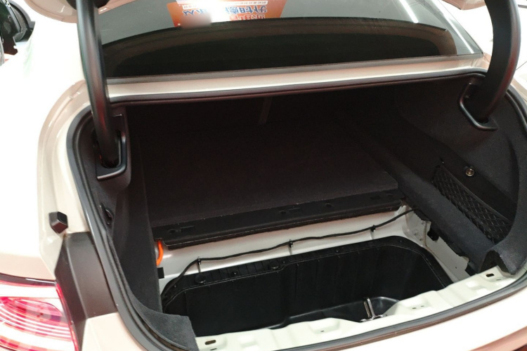 小米汽车 小米SU7 2024款 后驱长续航智驾版机舱底盘23