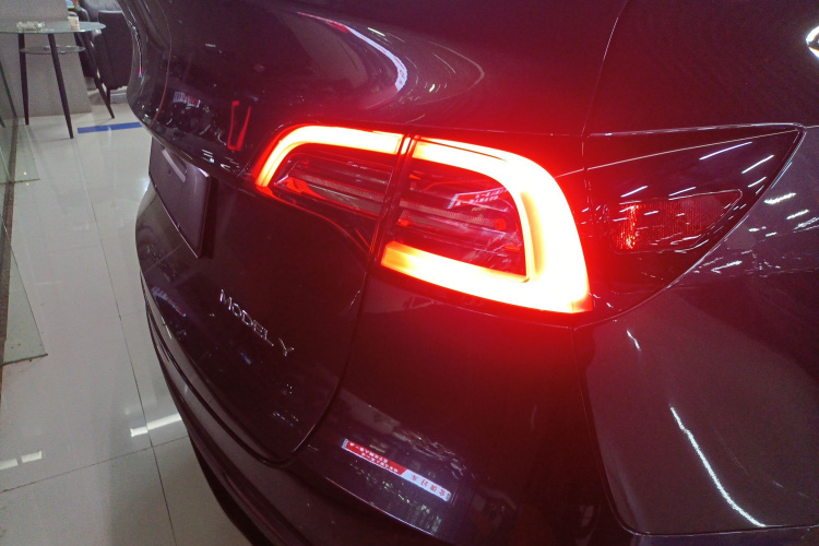 特斯拉 Model Y 2024款 长续航全轮驱动版车身外观6006