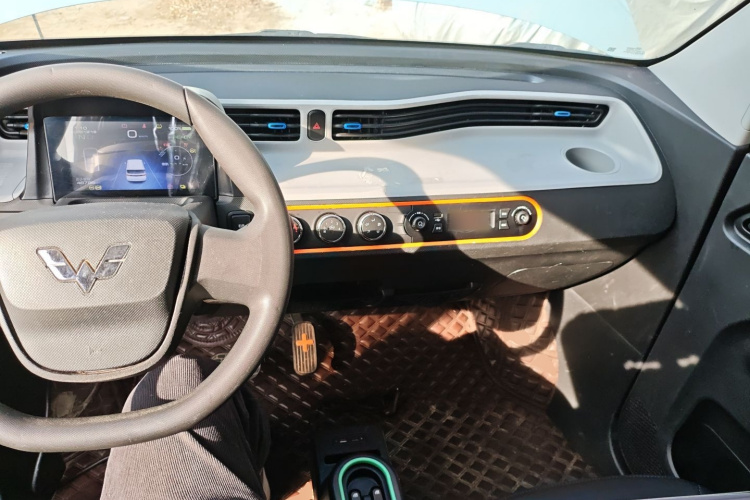 五菱汽车 宏光MINIEV 2022款 自在款 磷酸铁锂中控内饰12