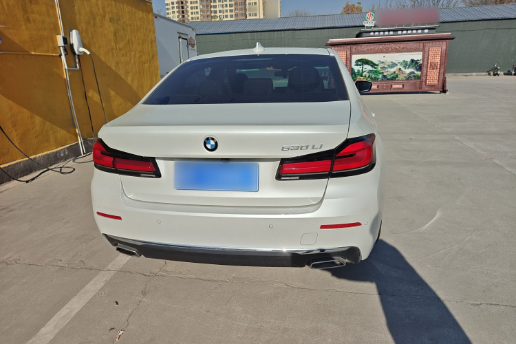 宝马5系 2023款 530Li 领先型 豪华套装车身外观6004