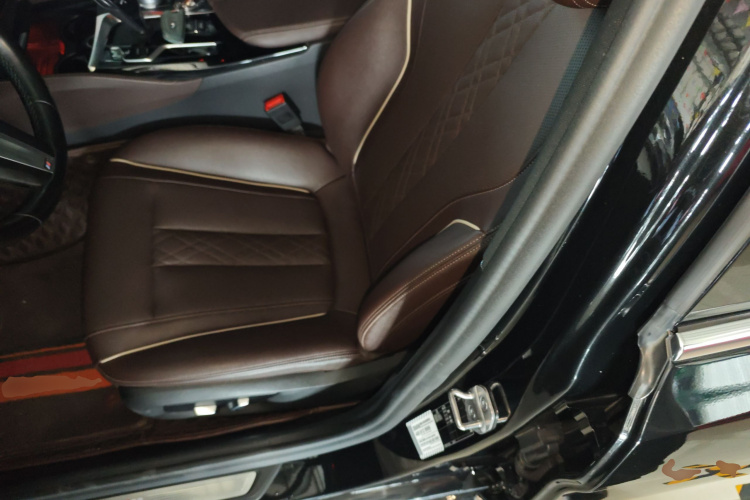 宝马5系 2022款 530Li 领先型 M运动套装局部细节19