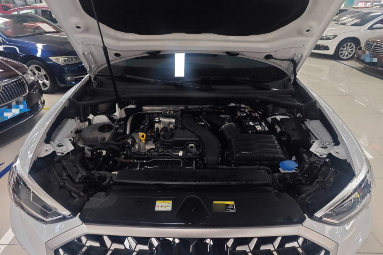 奥迪Q3 2024款 35 TFSI 时尚动感型机舱底盘24