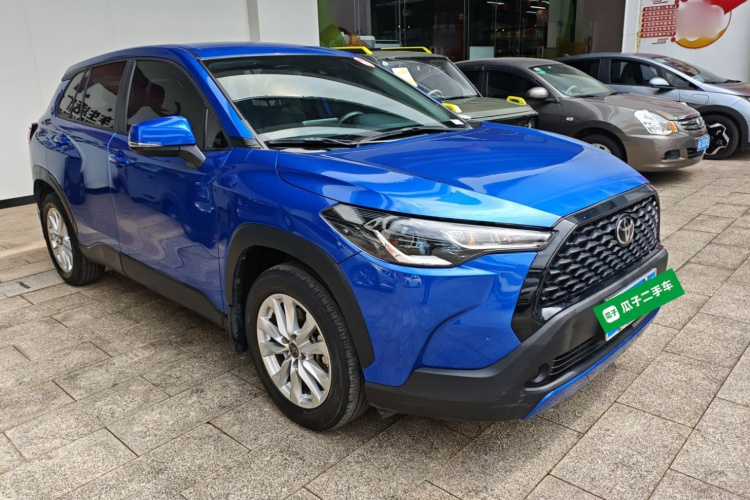 丰田 卡罗拉锐放 2022款 2.0L 先锋版车身外观3