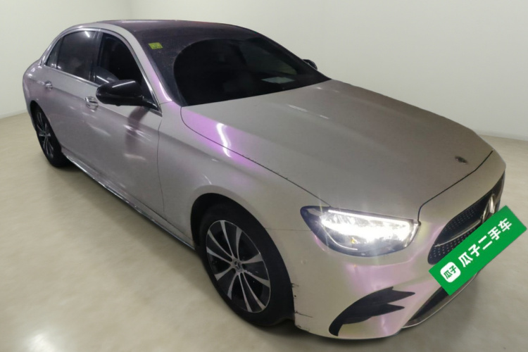 奔驰E级新能源 2021款 E 350 e L 插电式混合动力运动轿车车身外观3