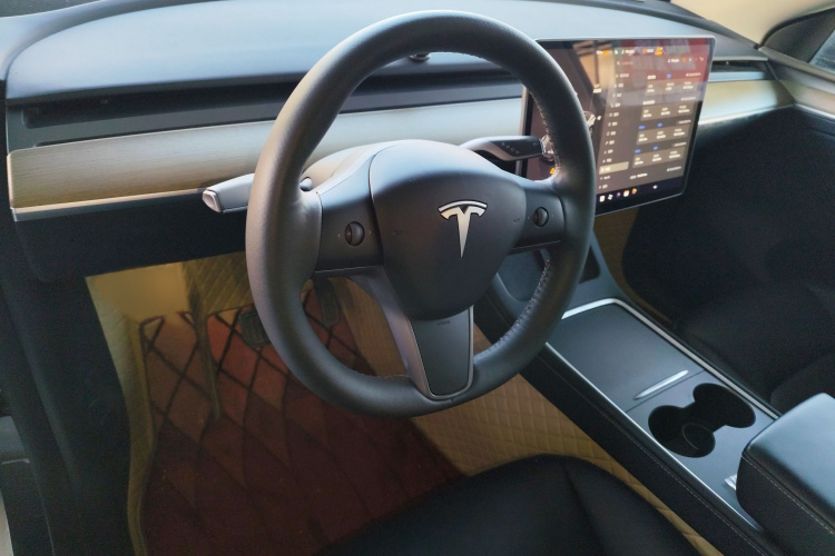 特斯拉 Model Y 2022款 后轮驱动版局部细节13