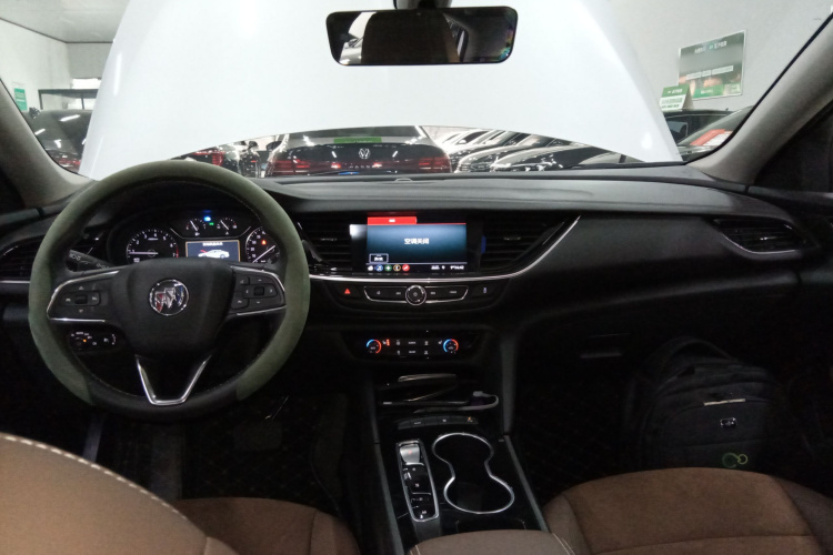 别克 君威 2023款 552T 智享型中控内饰12