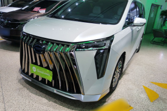 广汽传祺 传祺M8 2023款 宗师系列 双擎 御尊版