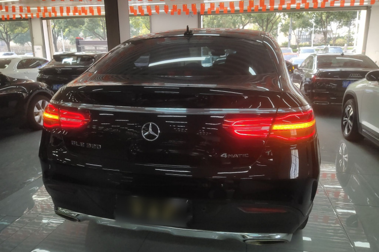 奔驰GLE轿跑 2018款 GLE 320 4MATIC 轿跑SUV车身外观6004