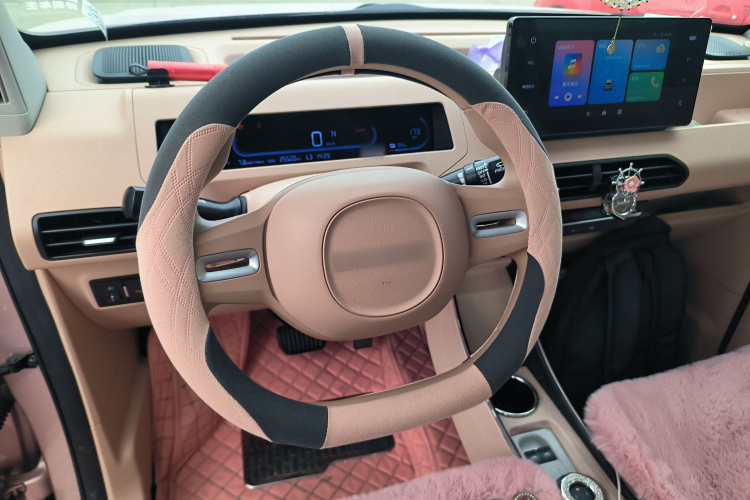 吉利银河 2023款 熊猫mini 200km 耐力熊局部细节13