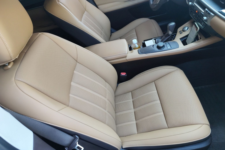 雷克萨斯ES 2017款 300h Mark Levinson舒适版局部细节41