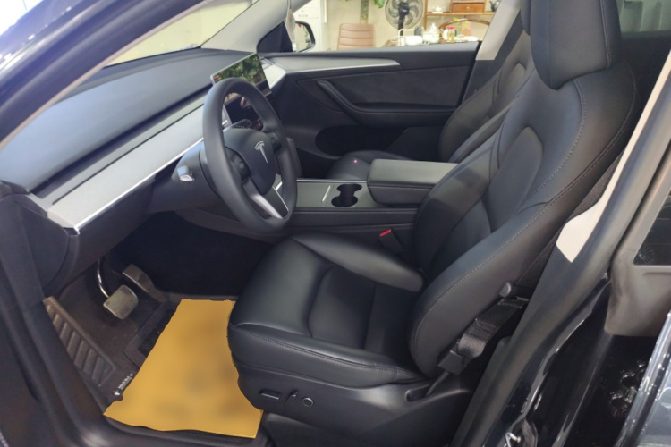 特斯拉 Model Y 2024款 长续航全轮驱动版中控内饰19