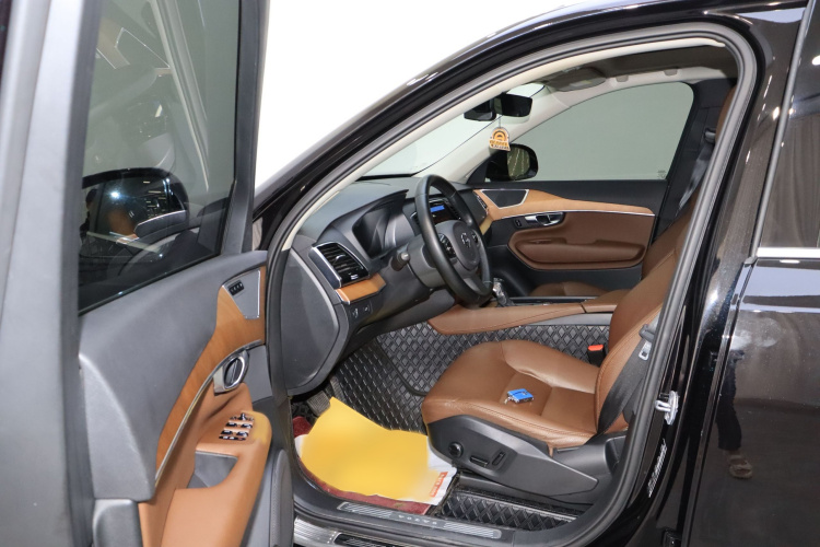 沃尔沃XC90 2020款 改款 T6 智逸豪华版 7座中控内饰7001