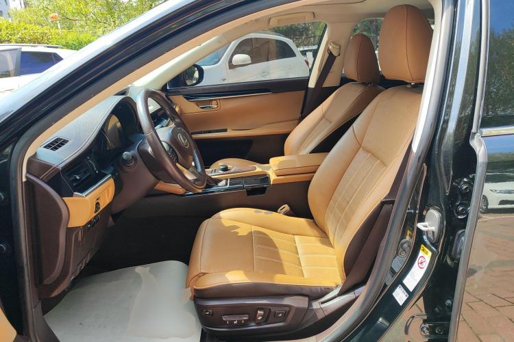 雷克萨斯ES 2016款 200 Midnight特别限量版中控内饰19