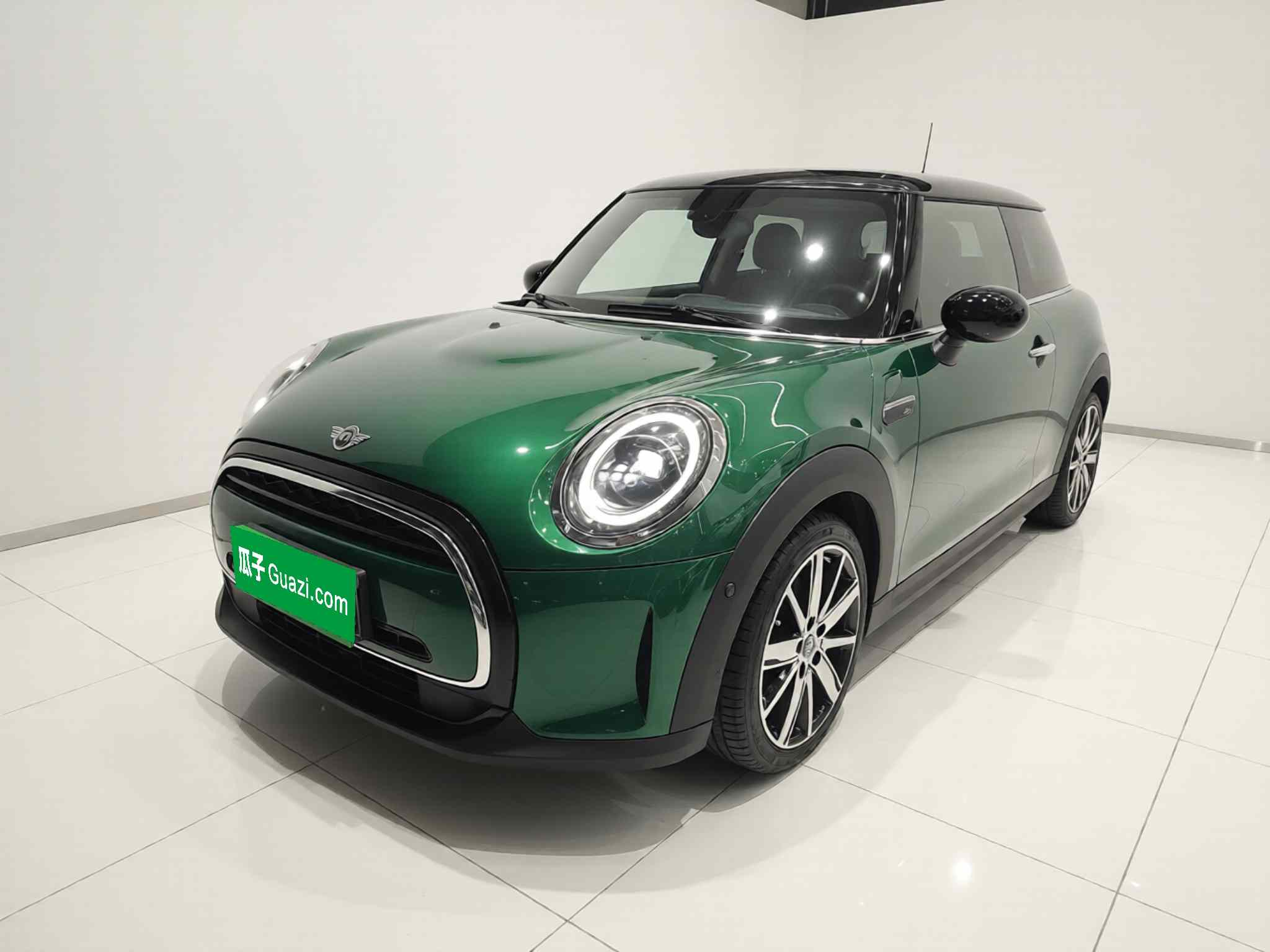 MINI 2023款 改款 1.5T COOPER 艺术家(2)