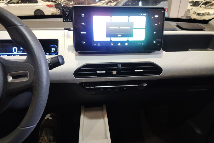 吉利银河 2023款 熊猫mini 200km 耐力熊中控内饰12