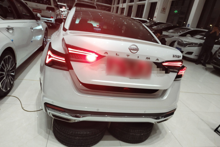 日产 天籁 2022款 2.0L XL-Upr 优享版车身外观6